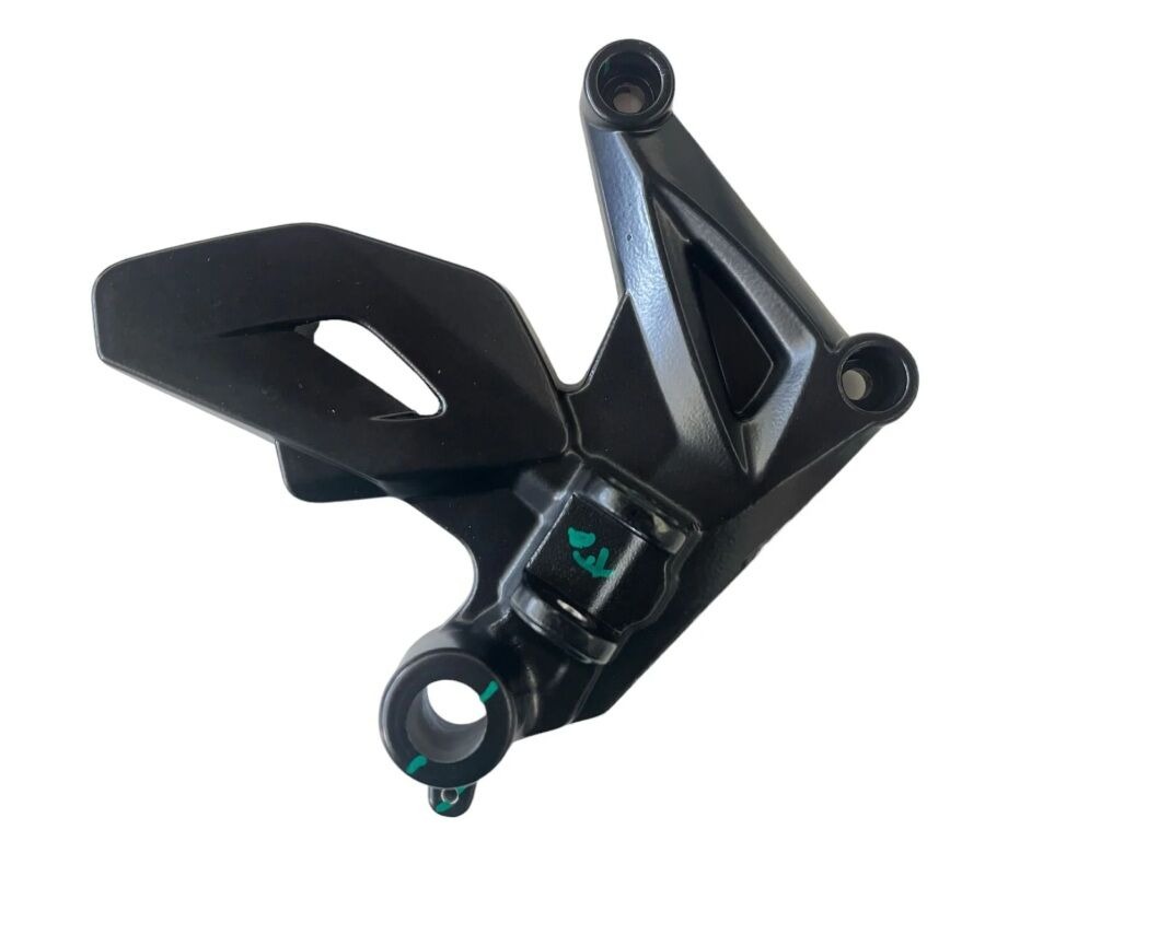 Bajaj Pulsar NS 400 Z Sağ Ön Basamak Braketi Siyah Bajaj Pulsar NS 400 Z Sağ Ön Basamak Braketi Siyah